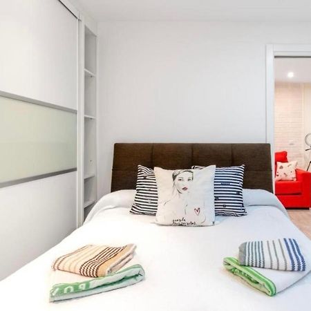 Vialia Apartamentos Suites Málaga Dış mekan fotoğraf