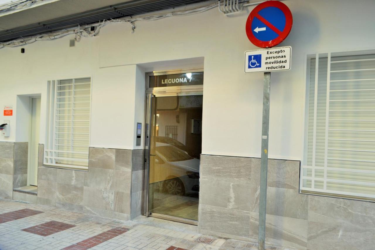 Vialia Apartamentos Suites Málaga Dış mekan fotoğraf