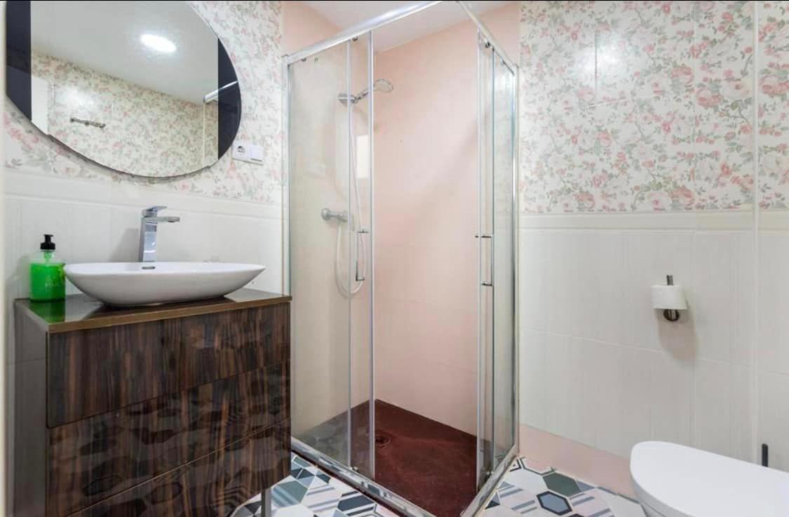 Vialia Apartamentos Suites Málaga Dış mekan fotoğraf