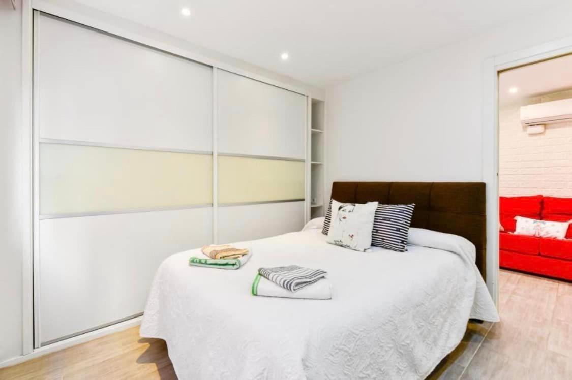 Vialia Apartamentos Suites Málaga Dış mekan fotoğraf