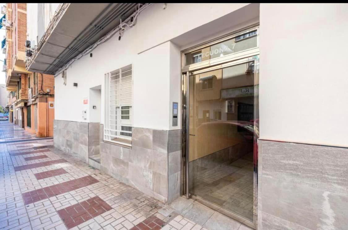 Vialia Apartamentos Suites Málaga Dış mekan fotoğraf